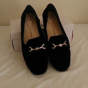 Isaac Mizrahi Annie Black Suede